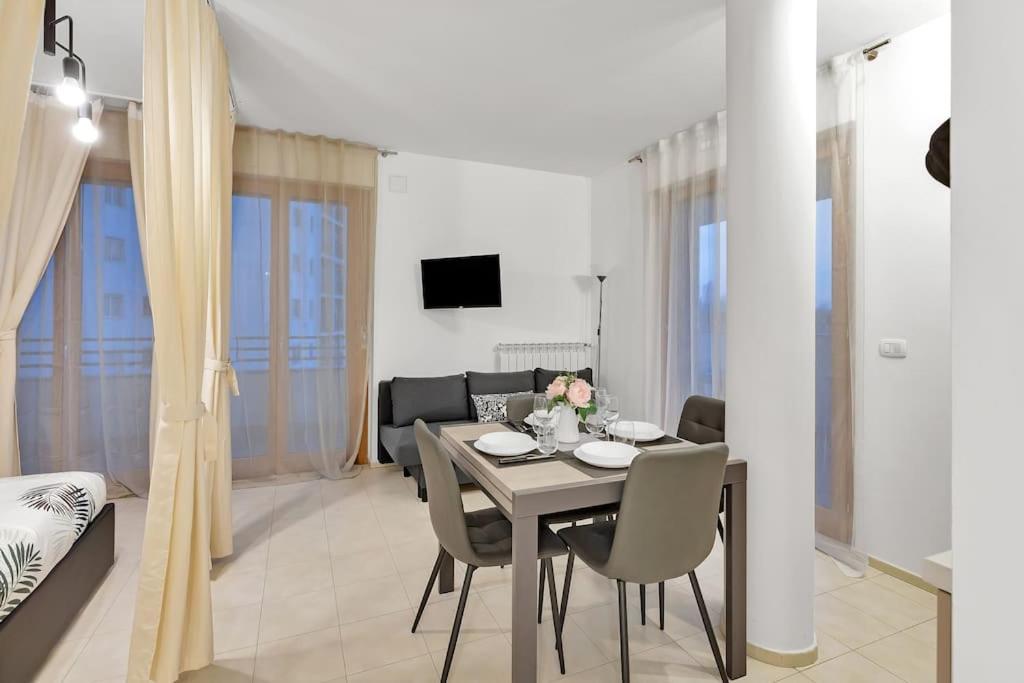 Apartamento Private Parking-Terrace10 Min To Linate Airport Milán Exterior foto